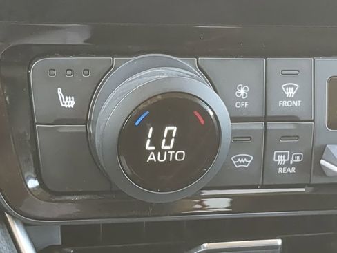 Used 2024 Toyota Grand Highlander Limited image 31