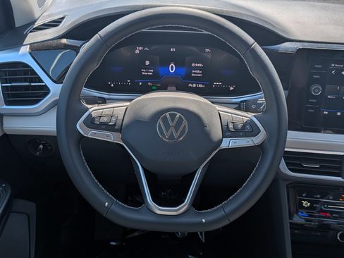 New 2026 Volkswagen Taos SE AWD/4WD image 8