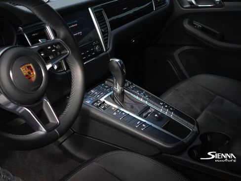 Used 2018 Porsche Macan image 29