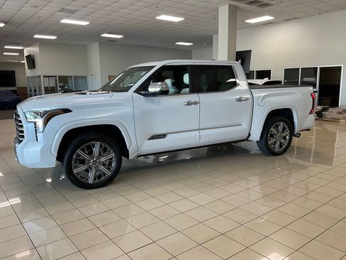 Used 2024 Toyota Tundra Capstone AWD/4WD image 4