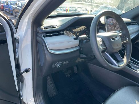 Used 2025 Jeep Compass Limited image 34