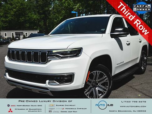 Used 2025 Jeep Wagoneer Series II AWD/4WD image 1