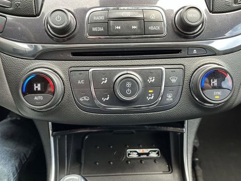 Used 2017 Chevrolet Impala LT w/ Leather Package image 19