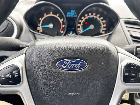 Used 2014 Ford Fiesta SE image 31