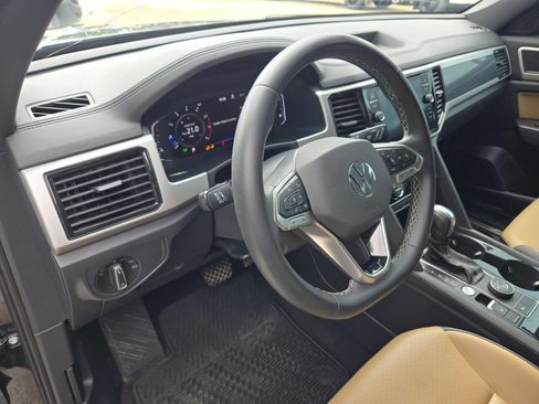 Used 2022 Volkswagen Atlas Cross Sport SE AWD/4WD image 10