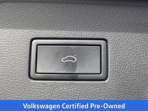 Certified 2024 Volkswagen Atlas SE FWD image 15