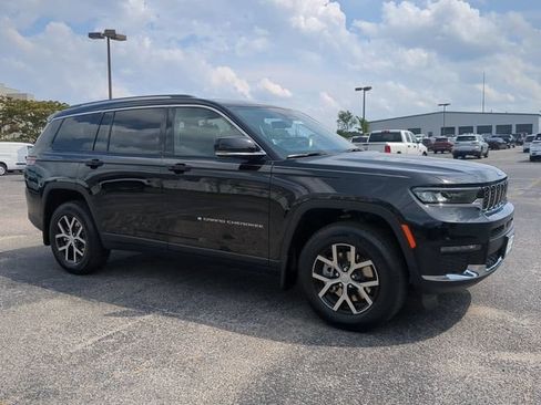 Used 2023 Jeep Grand Cherokee L Limited w/ Luxury Tech Group II AWD/4WD image 2