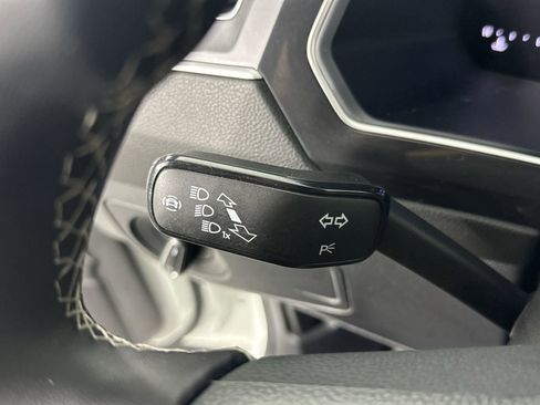 Used 2024 Volkswagen Tiguan SE image 16