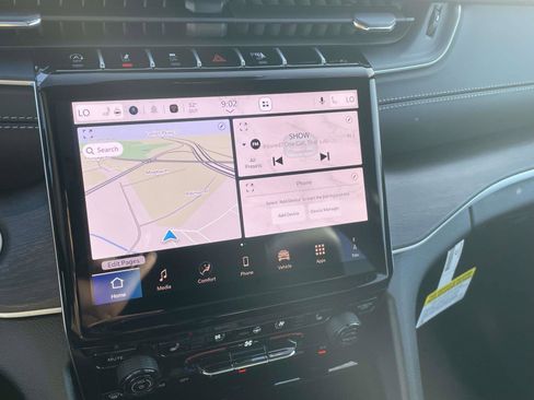 New 2025 Jeep Grand Cherokee Limited image 3