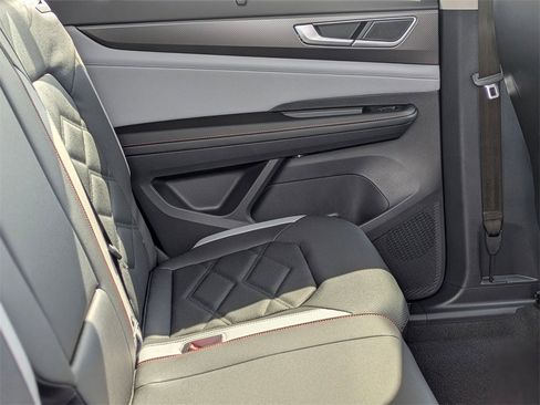New 2025 Volkswagen Atlas Peak Edition SE image 26