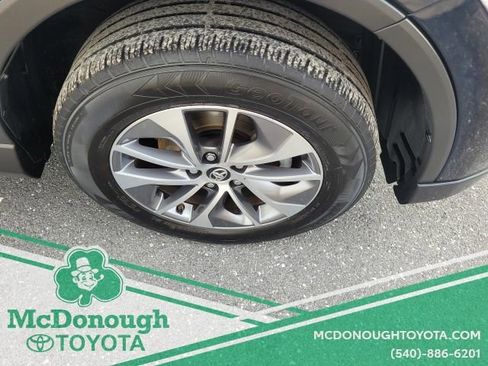 Used 2018 Toyota RAV4 XLE w/ Convenience Package image 25