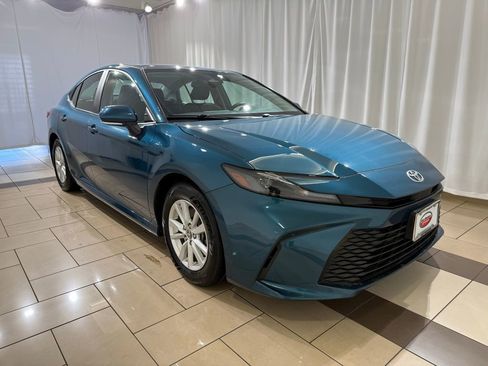 Certified 2025 Toyota Camry LE image 6