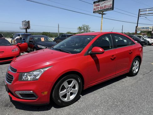 Used 2016 Chevrolet Cruze LT FWD image 1