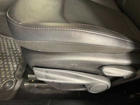 Used 2025 Jeep Compass Trailhawk image 15