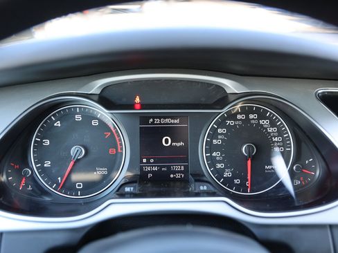 Used 2016 Audi A4 2.0T Premium Plus w/ Technology Package image 40