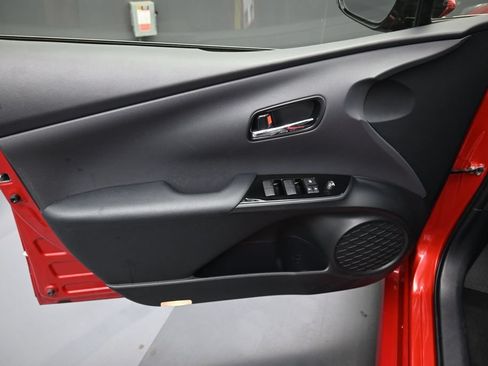 Certified 2019 Toyota Prius XLE AWD/4WD image 10