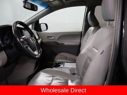 Used 2016 Toyota Sienna XLE image 11