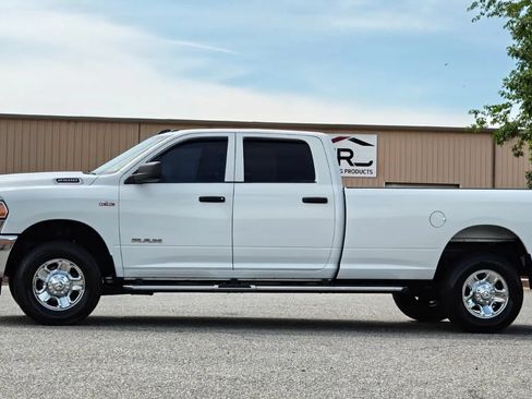 Used 2022 RAM 2500 Tradesman w/ Chrome Appearance Group AWD/4WD image 5