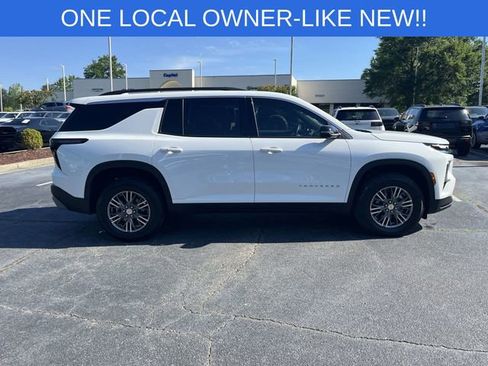 Used 2026 Chevrolet Traverse LT w/ Driver Confidence Package FWD image 4