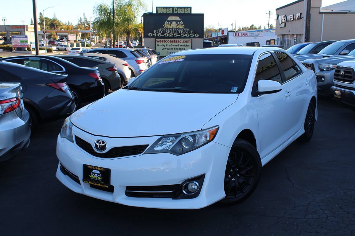 Used 2014 Toyota Camry SE FWD image 37