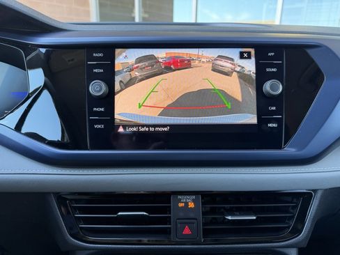 Used 2024 Volkswagen Taos SE w/ Panoramic Sunroof Package image 21