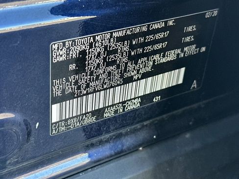 Used 2020 Toyota RAV4 XLE w/ Carpet Mat Package image 34