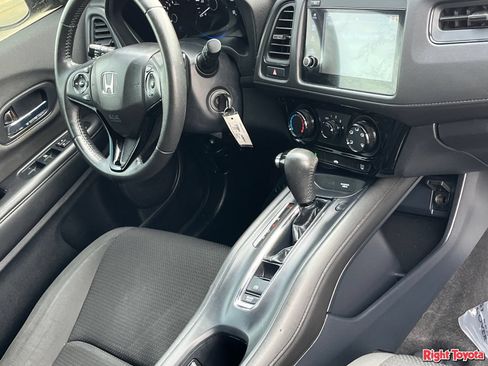 Used 2022 Honda HR-V Sport image 12