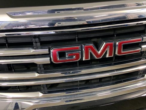 Used 2023 GMC Acadia SLE w/ Driver Convenience Package image 29