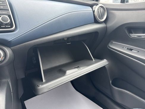 Used 2025 Nissan Versa SV image 22