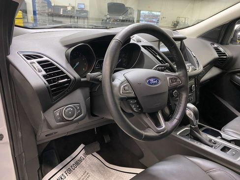 Used 2019 Ford Escape Titanium image 25