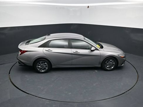Used 2024 Hyundai Elantra SEL FWD image 56