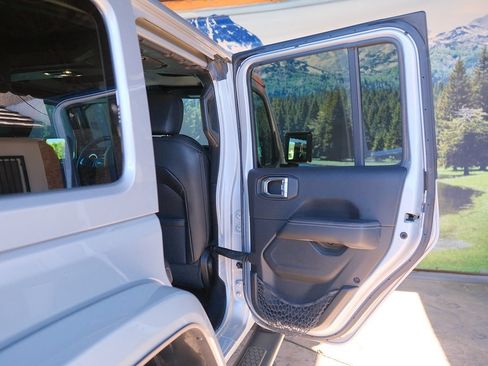 Used 2023 Jeep Wrangler Unlimited Sahara w/ Cold Weather Group AWD/4WD image 31
