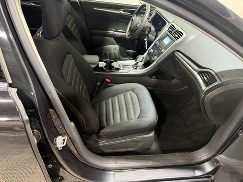 Used 2014 Ford Fusion SE image 12