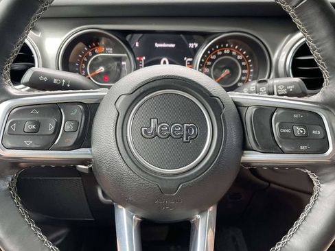 Used 2022 Jeep Wrangler Unlimited Sahara w/ Cold Weather Group AWD/4WD image 18