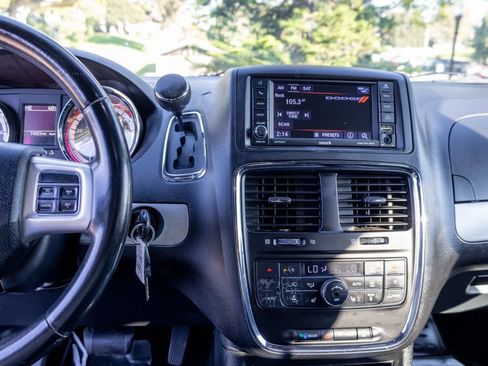 Used 2019 Dodge Grand Caravan GT image 26