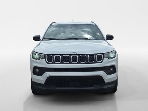 Used 2024 Jeep Compass Latitude AWD/4WD image 8