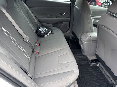 Used 2024 Hyundai Elantra SEL image 15
