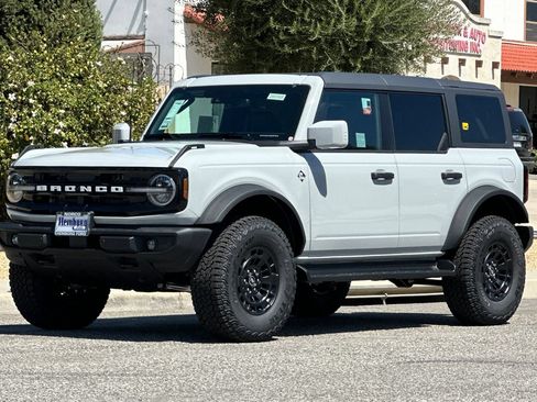 New 2026 Ford Bronco Outer Banks w/ Sasquatch Package AWD/4WD image 8