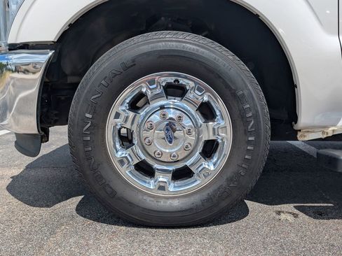 Used 2016 Ford F250 Lariat w/ Chrome Package image 9