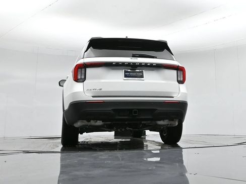 New 2026 Ford Explorer Active RWD image 45