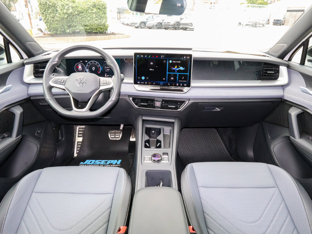 New 2026 Volkswagen Tiguan SE R-Line AWD/4WD image 16