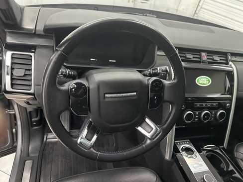 Used 2020 Land Rover Discovery HSE image 10