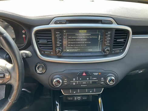 Used 2017 Kia Sorento SX image 28