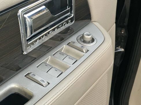 Used 2008 Lincoln Navigator 4WD image 16