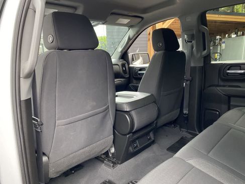 Used 2023 Chevrolet Silverado 1500 Custom AWD/4WD image 15