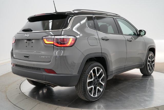 Used 2021 Jeep Compass Limited w/ Sun and Sound Group AWD/4WD image 7