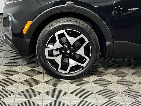 Used 2023 Hyundai Santa Cruz Limited w/ Winter Package image 13