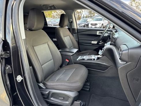 Used 2022 Ford Explorer XLT image 26