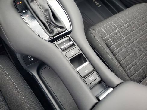 New 2026 Honda HR-V LX image 25