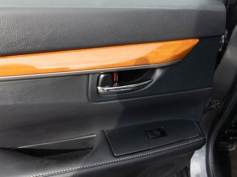 Used 2013 Lexus ES 300h image 42